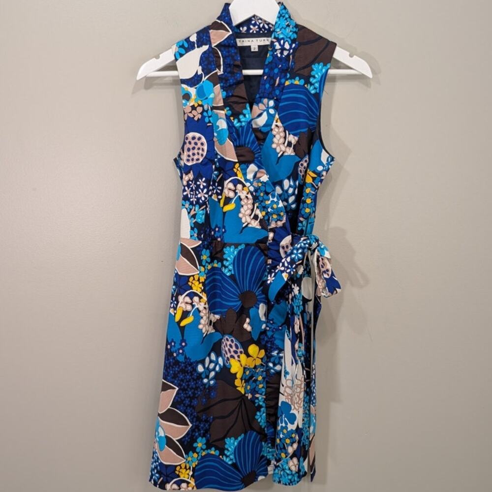 Trina Turk Wrap Dress Bold Structured Floral Feminine Garden Resort - Size 2